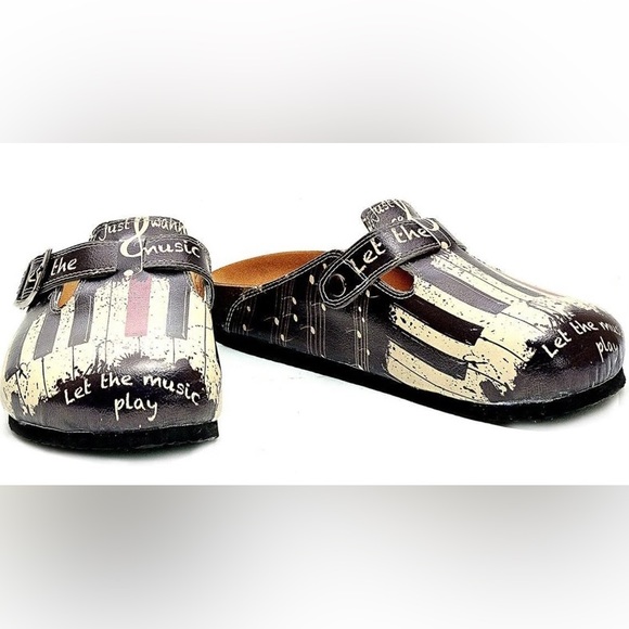 CALCEO BLACK & WHITE, RED PIANO PATTERN, “LET THE MUSIC PLAY” CLOGS. - Picture 1 of 14
